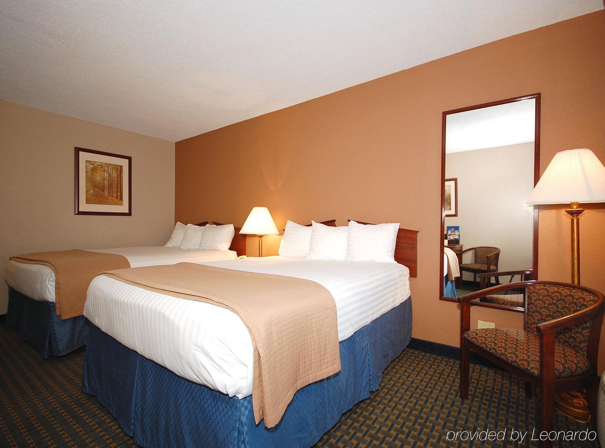 Magnuson Hotel Red Baron Garden City Zimmer foto